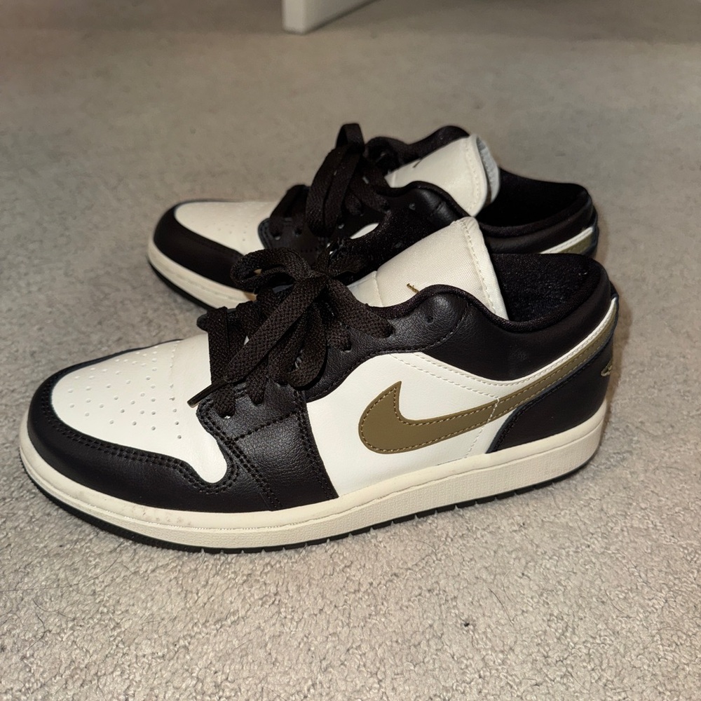 WMNS AIR JORDAN 1 LOW